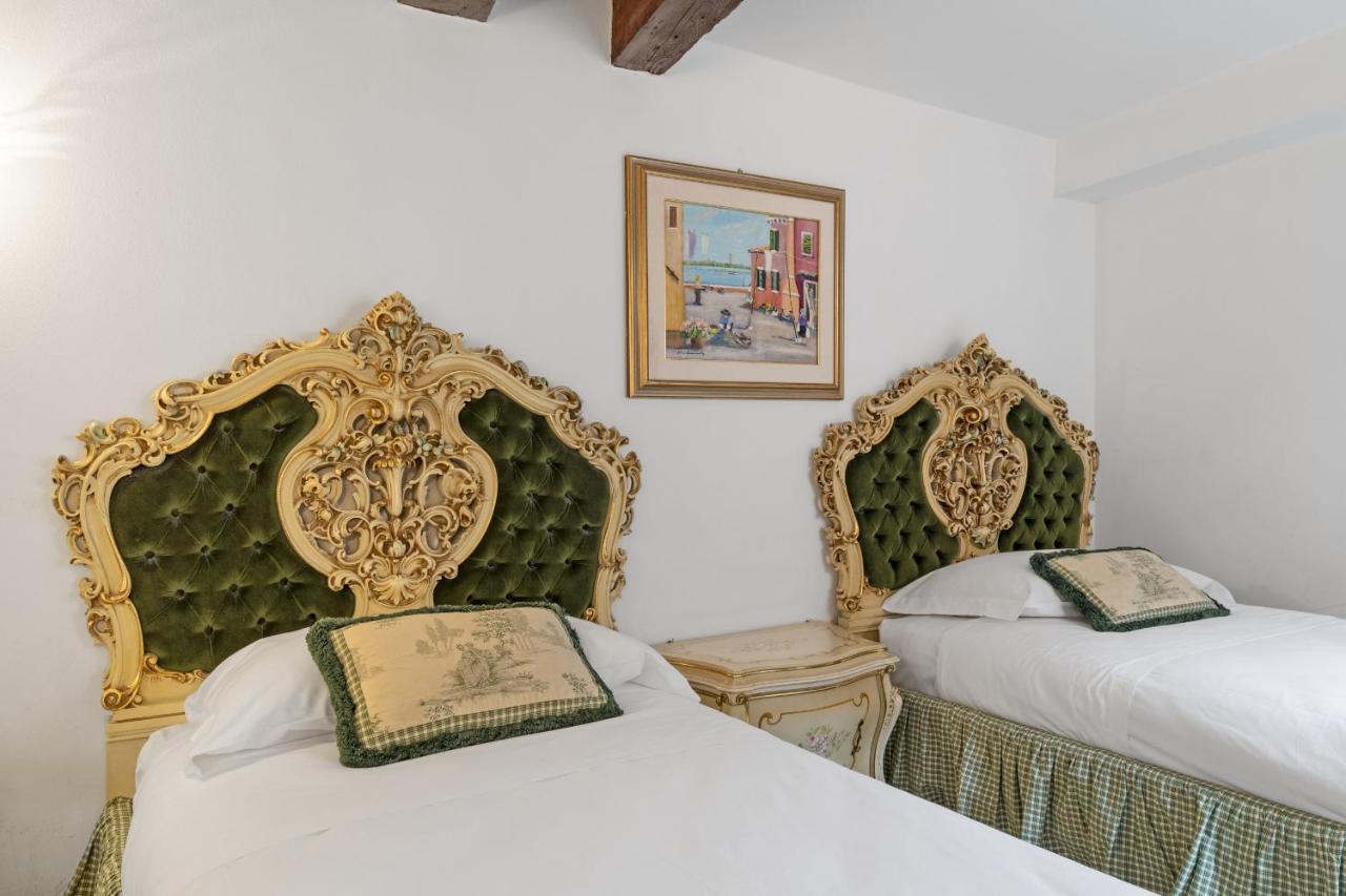 Gondola Luxury - Campo Santi Filippo E Giacomo By Wonderful Italy Venise