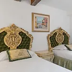 Gondola Luxury - Campo Santi Filippo E Giacomo By Wonderful Italy