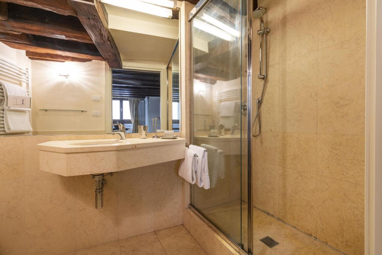 Appartamento Gondola Luxury - Campo Santi Filippo E Giacomo Venezia