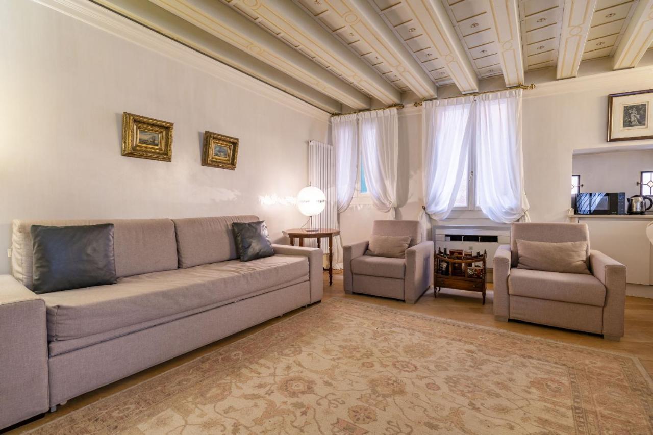 Appartamento Gondola Luxury - Campo Santi Filippo E Giacomo Venezia